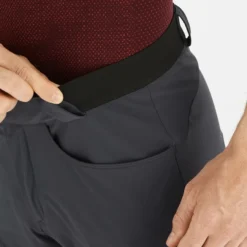 Short Pour Homme Salomon Wayfarer Shorts Ebony -Plein Air Équipement Magasin short pour homme salomon wayfarer shorts ebony 162428 650x650 g3